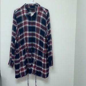 Button up shirt with cinched waste